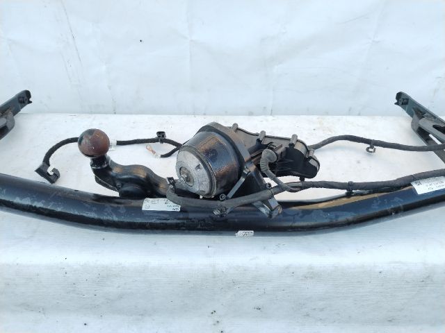 bontott SKODA OCTAVIA IV Vonóhorog