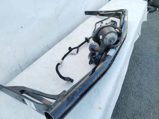 bontott SKODA OCTAVIA IV Vonóhorog