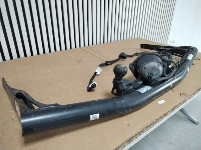 bontott SKODA OCTAVIA IV Vonóhorog