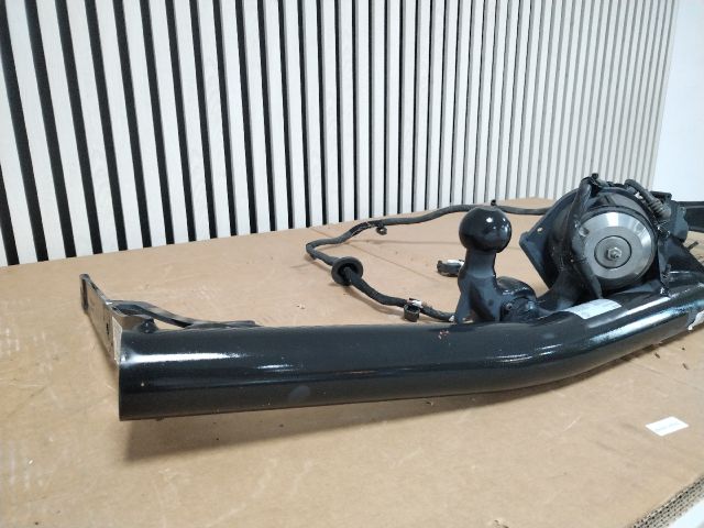 bontott SKODA OCTAVIA IV Vonóhorog