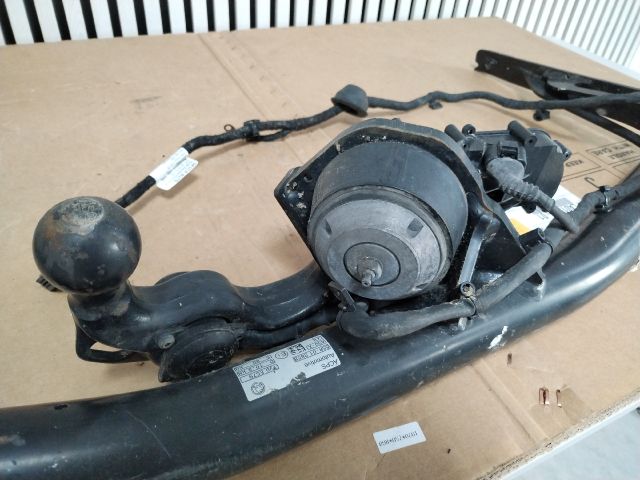 bontott SKODA OCTAVIA IV Vonóhorog