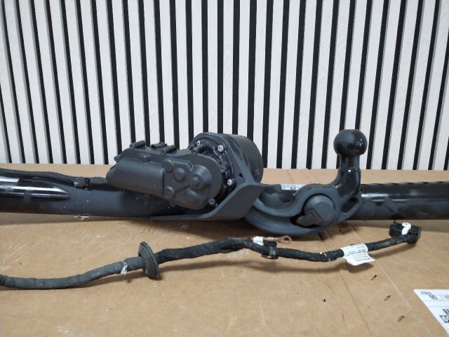 bontott SKODA OCTAVIA IV Vonóhorog