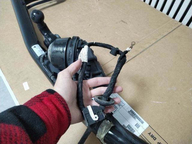 bontott SKODA OCTAVIA IV Vonóhorog