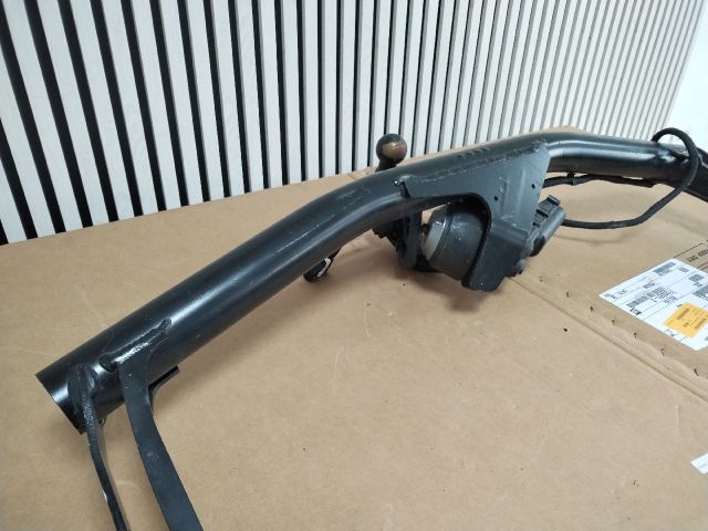 bontott SKODA OCTAVIA IV Vonóhorog