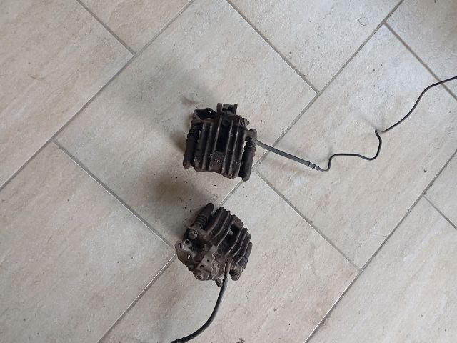 bontott SKODA RAPID Hátsó Pár Fék Szett (Nyereg, Tárcsa, Betét)