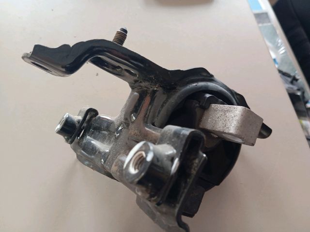 bontott SKODA RAPID Váltó Tartó Bak (Pozíciófüggetlen)