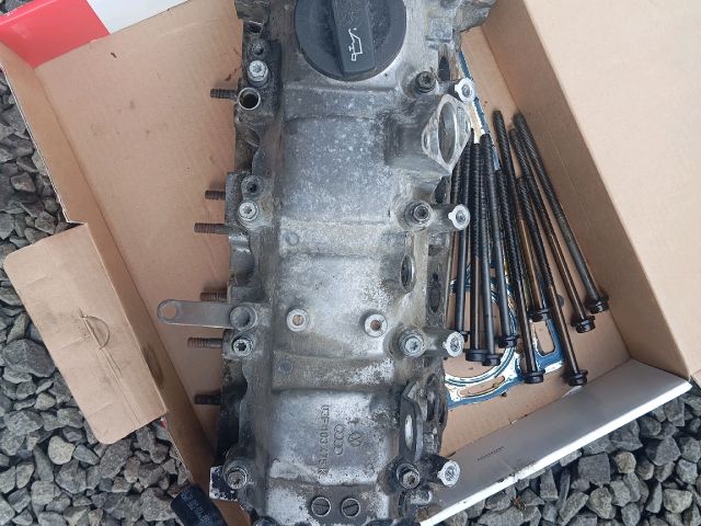 bontott SKODA RAPID Vezérműtengely Házzal