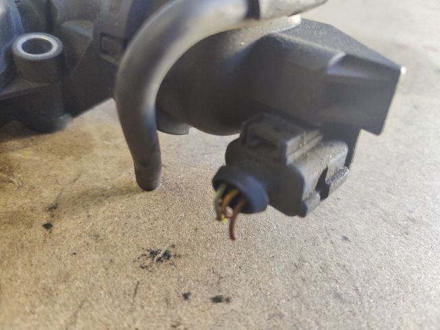 bontott SKODA RAPID Szívósor