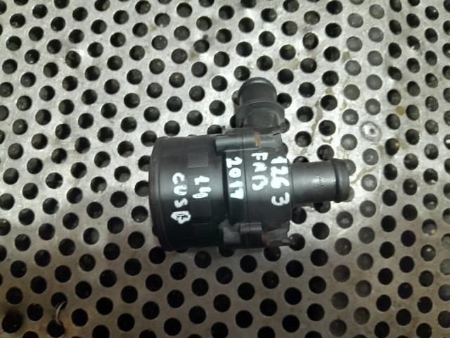 bontott SKODA RAPID Vízpumpa