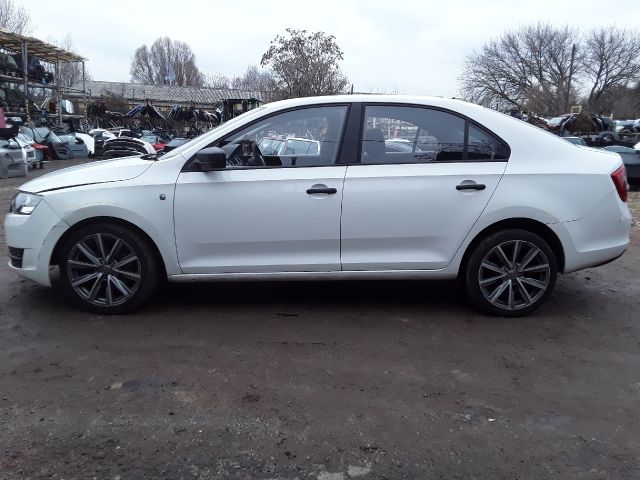 bontott SKODA RAPID Bal hátsó Rugó