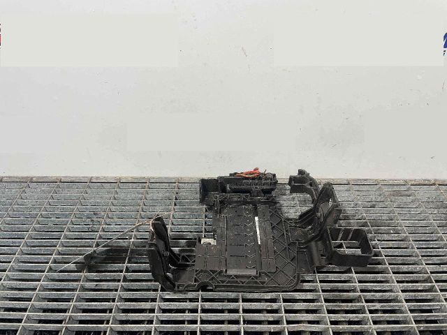 bontott SKODA RAPID Biztosítéktábla Motortér