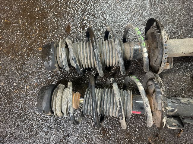 bontott SKODA RAPID Első Rugó Pár