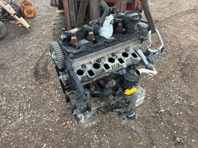 bontott SKODA RAPID Motor (Fűzött blokk hengerfejjel)