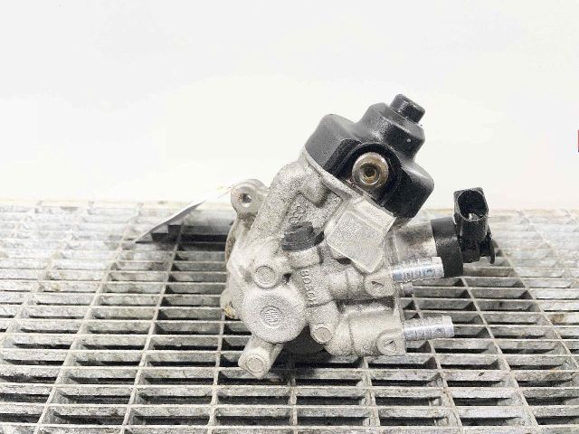 bontott SKODA RAPID Nagynyomású Szivattyú