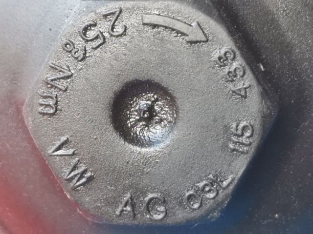 bontott SKODA RAPID Olajszűrő Kupak