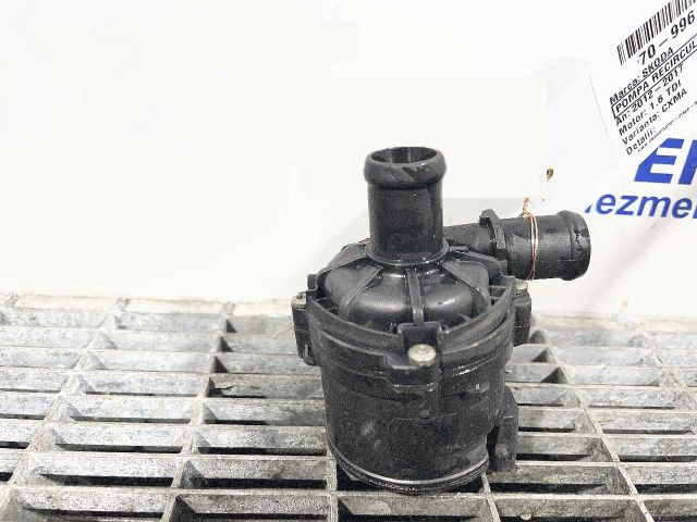 bontott SKODA RAPID Vízpumpa