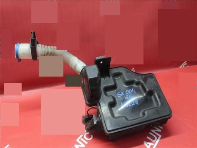 bontott SKODA RAPID Ablakmosó Tartály