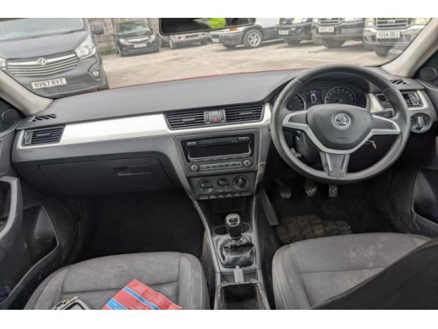 bontott SKODA RAPID Alsó Padlólemez Burkolat