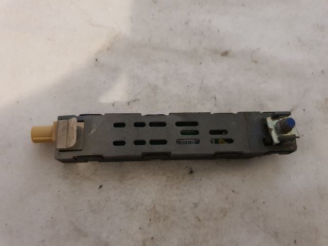 bontott SKODA RAPID Antenna Erősítő