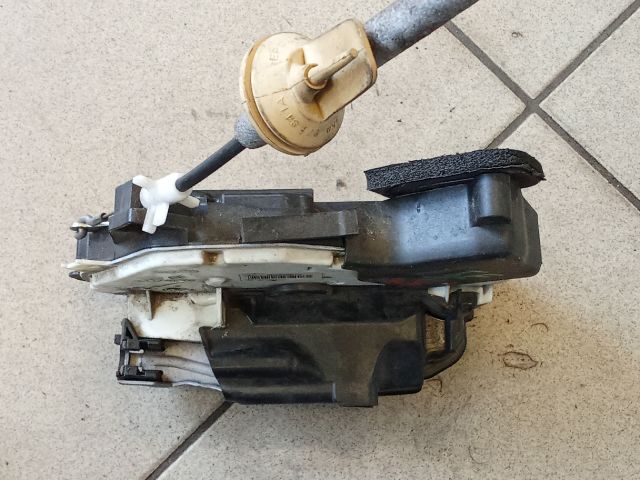 bontott SKODA RAPID Bal első Ajtózár