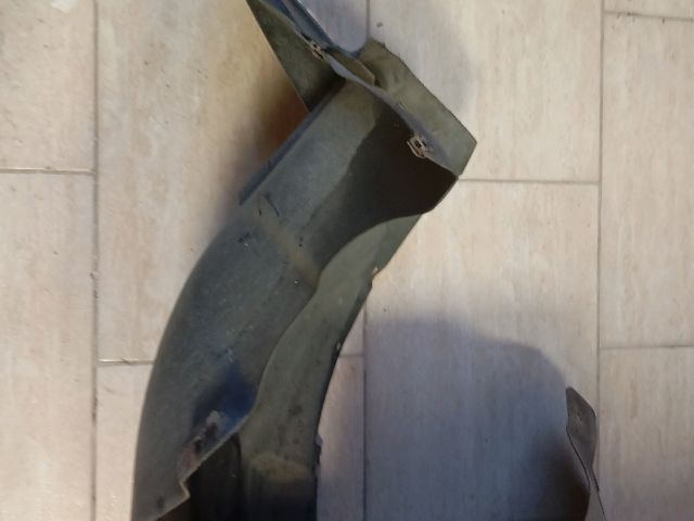 bontott SKODA RAPID Bal első Első Dobbetét (Kerékjárati, Műanyag)