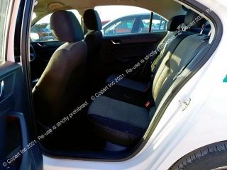 bontott SKODA RAPID Bal hátsó Ajtó Kárpit