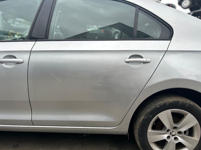 bontott SKODA RAPID Bal hátsó Ajtó (Üres lemez)
