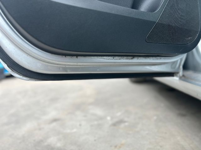 bontott SKODA RAPID Bal hátsó Ajtó (Üres lemez)