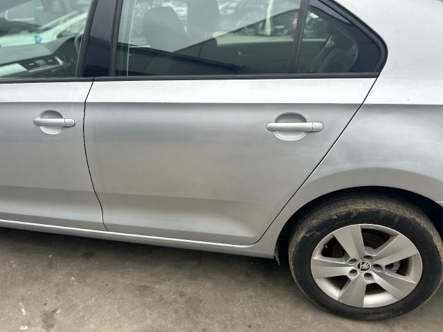 bontott SKODA RAPID Bal hátsó Ajtó (Üres lemez)