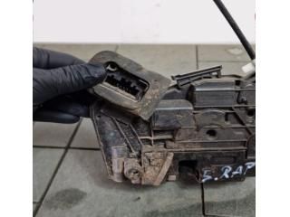 bontott SKODA RAPID Bal hátsó Ajtózár