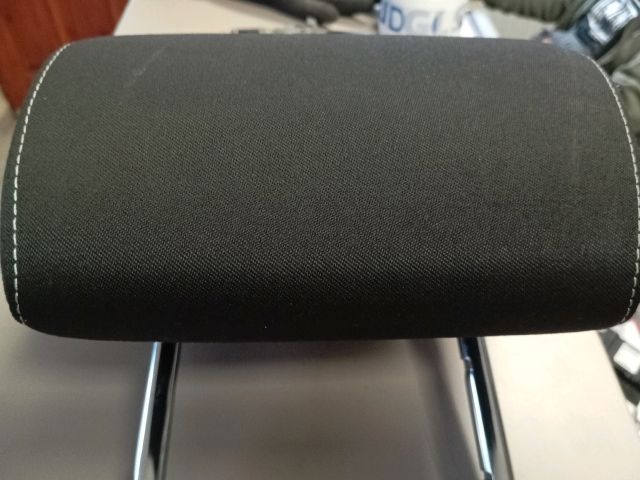 bontott SKODA RAPID Bal hátsó Fejtámla