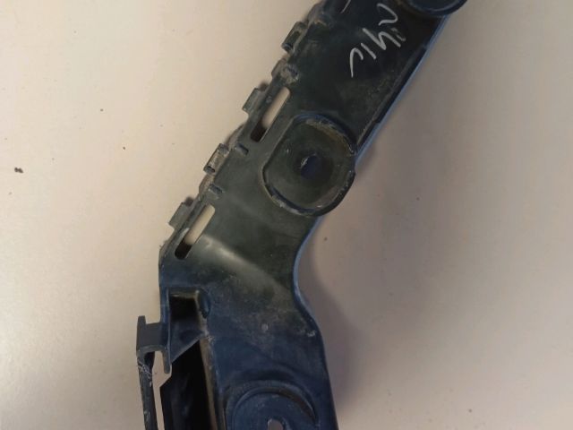 bontott SKODA RAPID Bal hátsó Oldal Lökhárító Tartó (Műanyag)