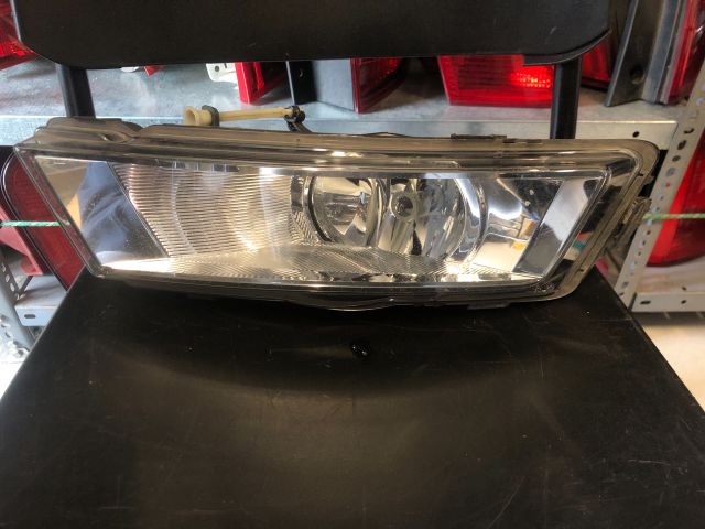 bontott SKODA RAPID Bal Ködfényszóró