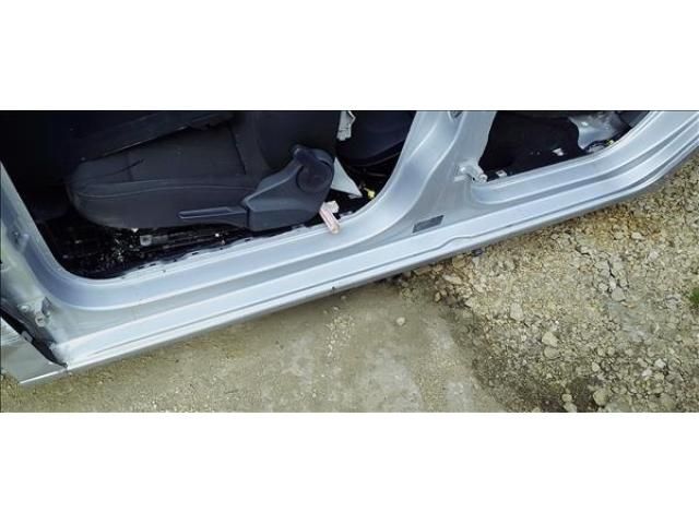 bontott SKODA RAPID Bal Küszöb