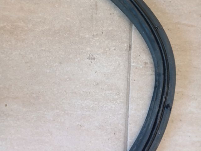 bontott SKODA RAPID Csomagtérajtó Gumikéder