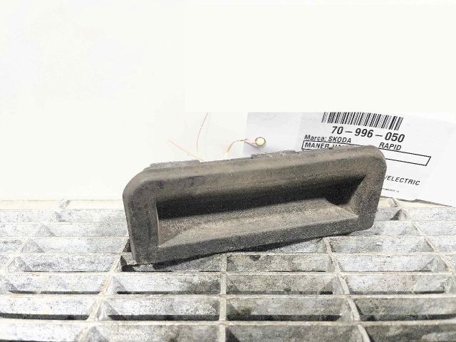 bontott SKODA RAPID Csomagtérajtó Kilincs