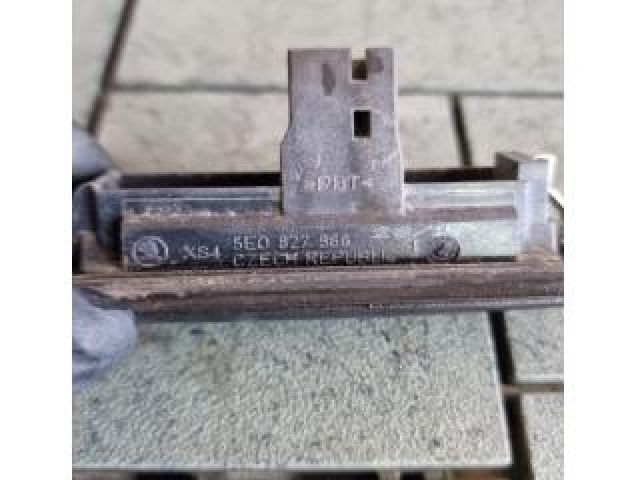 bontott SKODA RAPID Csomagtérajtó Kilincs