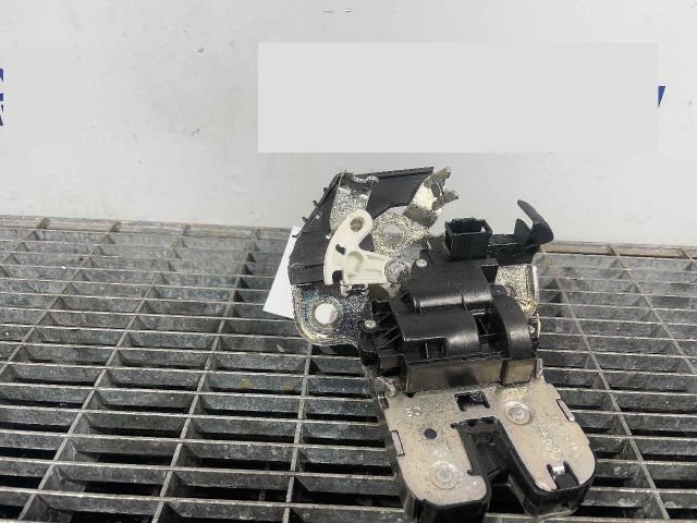 bontott SKODA RAPID Csomagtérajtó Ütköző