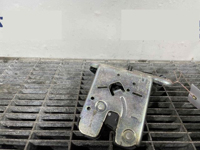 bontott SKODA RAPID Csomagtérajtó Ütköző