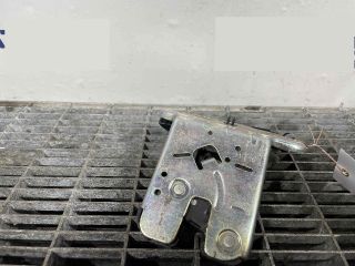 bontott SKODA RAPID Csomagtérajtó Ütköző