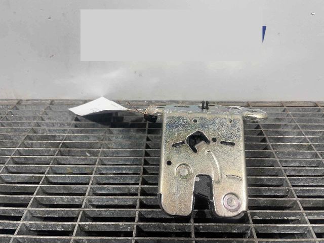 bontott SKODA RAPID Csomagtérajtó Ütköző