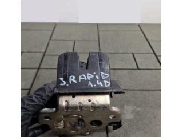 bontott SKODA RAPID Csomagtérajtó Zárszerkezet