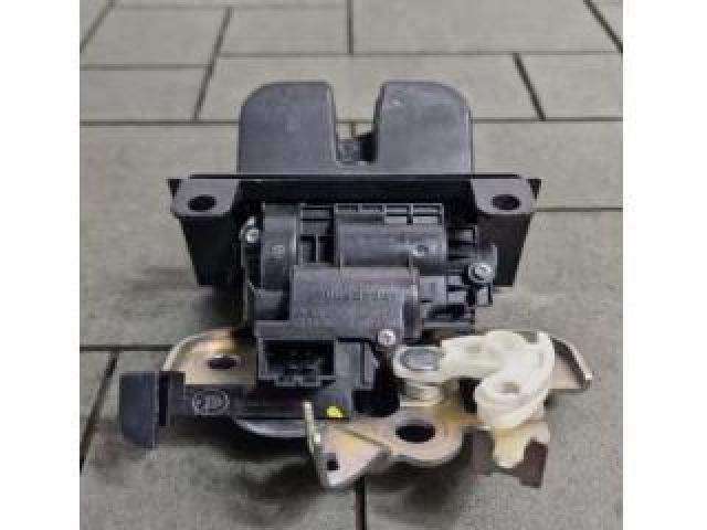 bontott SKODA RAPID Csomagtérajtó Zárszerkezet