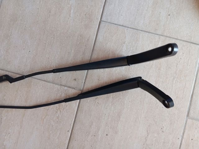 bontott SKODA RAPID Első Ablaktörlő Kar