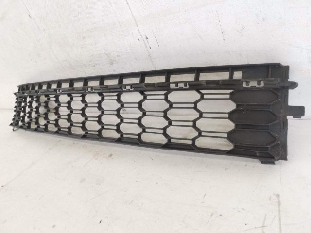 bontott SKODA RAPID Első Lökhárító Alsó Középső Díszrács
