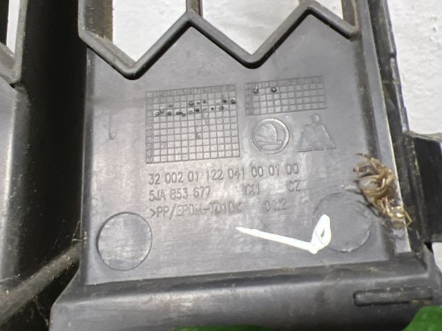 bontott SKODA RAPID Első Lökhárító Alsó Középső Díszrács