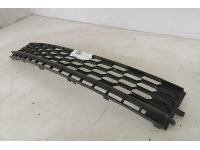 bontott SKODA RAPID Első Lökhárító Alsó Középső Díszrács