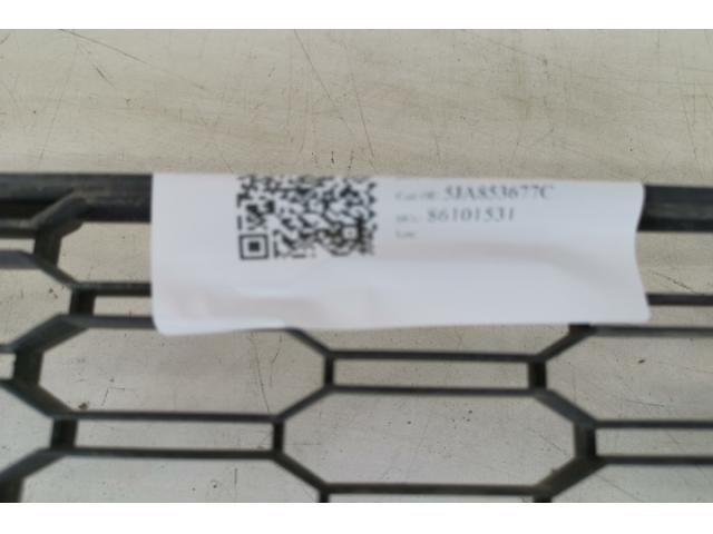 bontott SKODA RAPID Első Lökhárító Alsó Középső Díszrács