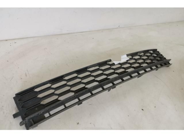 bontott SKODA RAPID Első Lökhárító Alsó Középső Díszrács