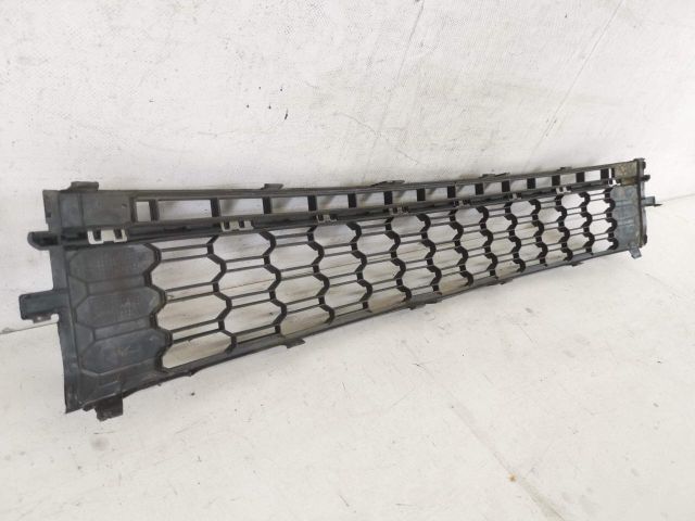 bontott SKODA RAPID Első Lökhárító Alsó Középső Díszrács